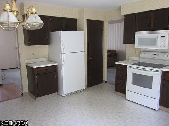 2nd image of 20377 Arlington Dr