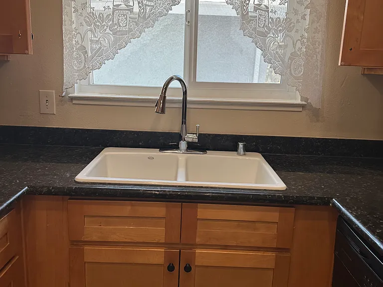 260 Richfield Dr #4 — Photo 6
