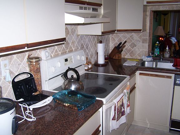 5th image of 4827 NW 82nd Ave #1001