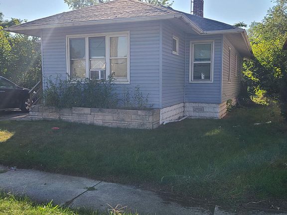 2nd image of 3886 Adams St