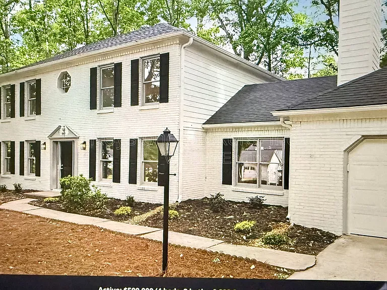 401 Vardon Way — Photo 1