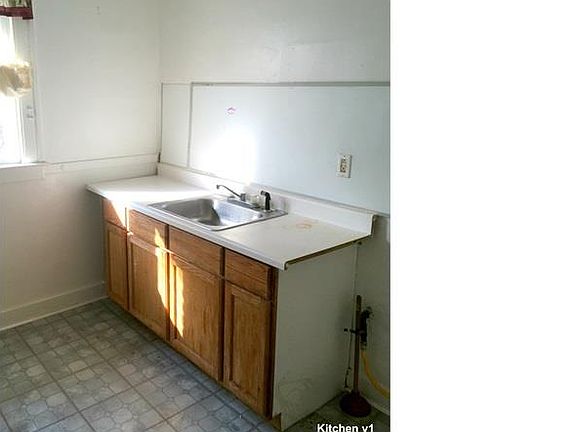 4th image of 2649 Pasadena St #51