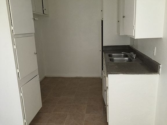 4th image of 1721 N Fairfax Dr