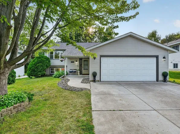 2635 Hydram Ave N, Oakdale, MN 55128