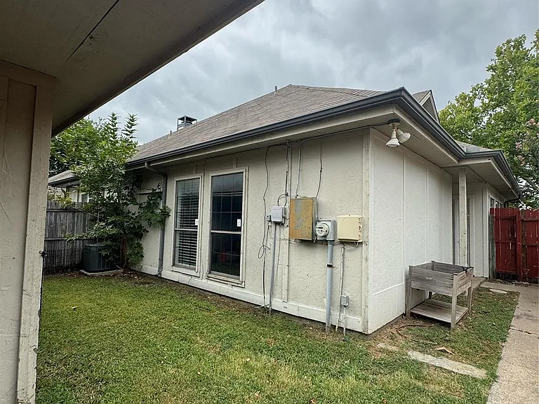 201 E Windsor Dr — Photo 33