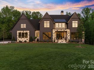 217 Crest Ct, Matthews, NC 28104