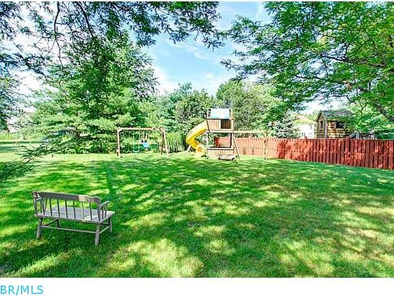 3rd image of 8173 Storrow Dr
