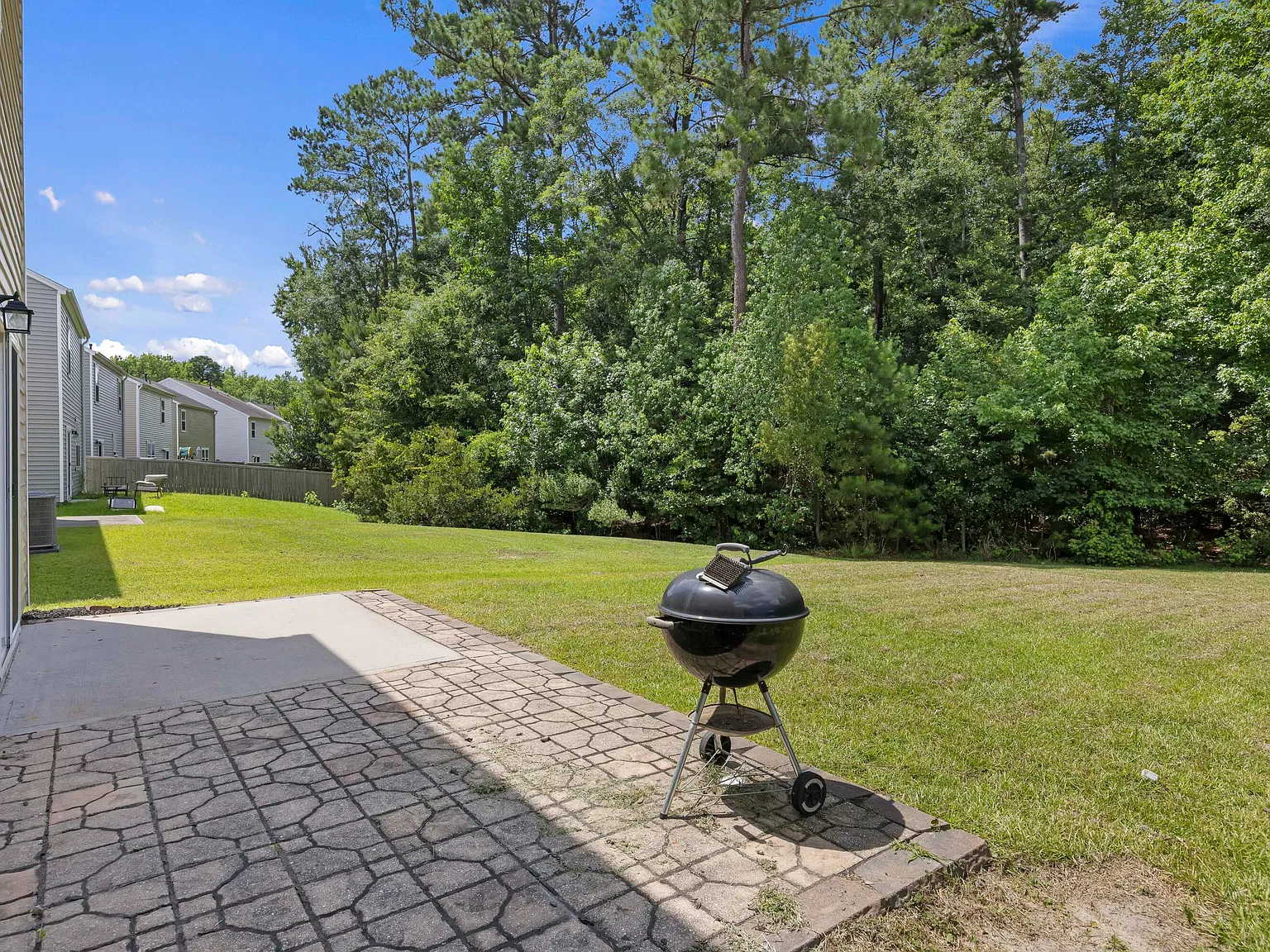 4 bed, 2.5 bath, 2264 sqft, $2,800 — Photo 3