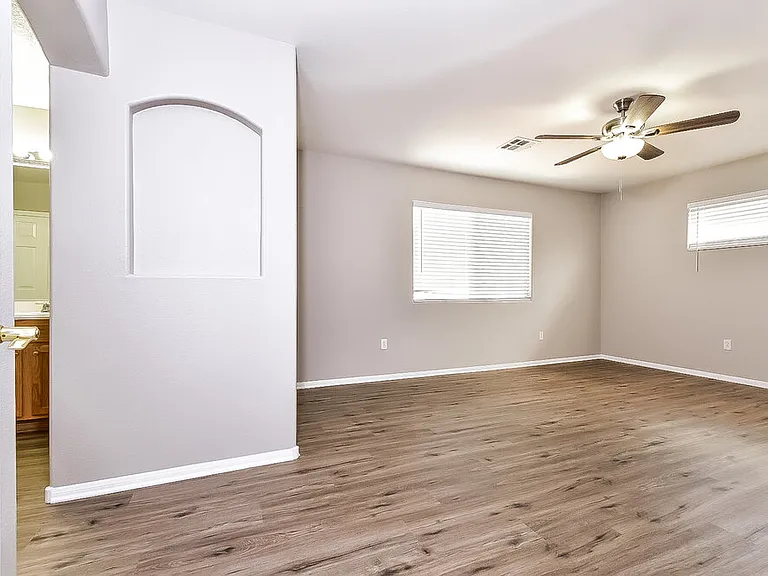 9896 Erins Grove Ct — Photo 9