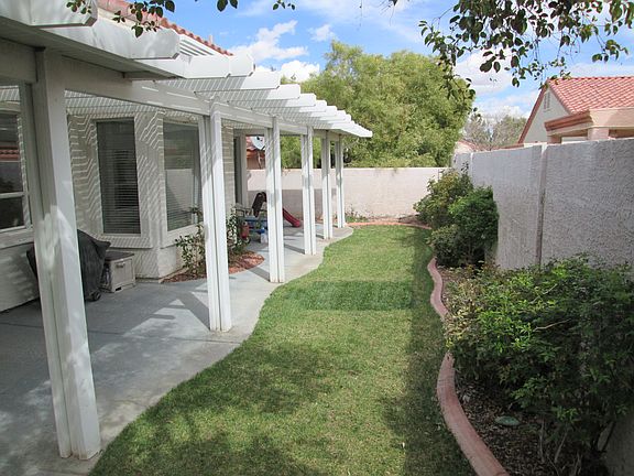 4th image of 1724 Crystal Creek Cir