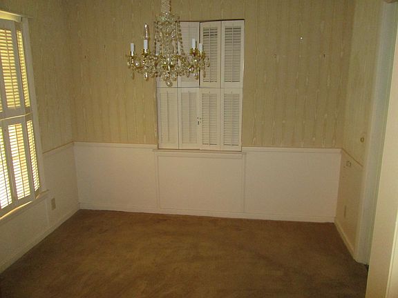 4_DiningRoom.JPG