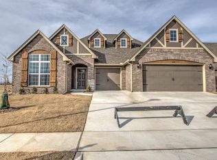 2621 W 111th Pl S, Jenks, OK 74037