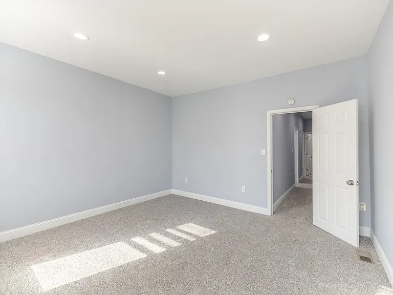 19 Osborn St — Photo 22