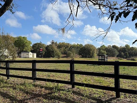 2nd image of 1043 Hazen Rd