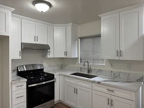 14423 S Berendo Ave #2 Photo 1