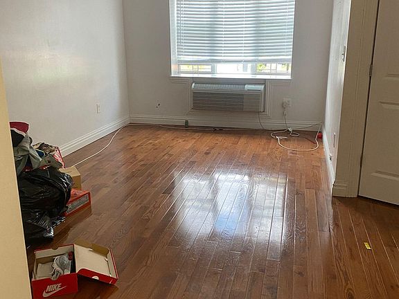 3rd image of 2118 Mapes Ave APT 2C