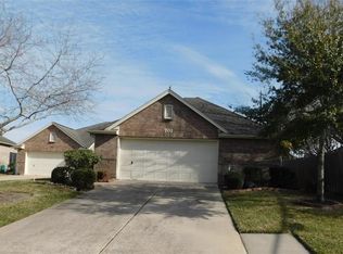 702 Apple Blossom Dr, Pearland, TX 77584
