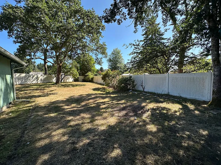 813 Haskell Ct — Photo 13
