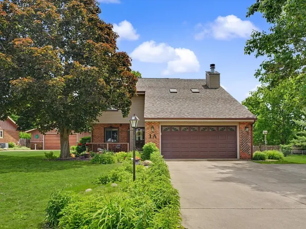 1 James Ct, Sidney, IL 61877