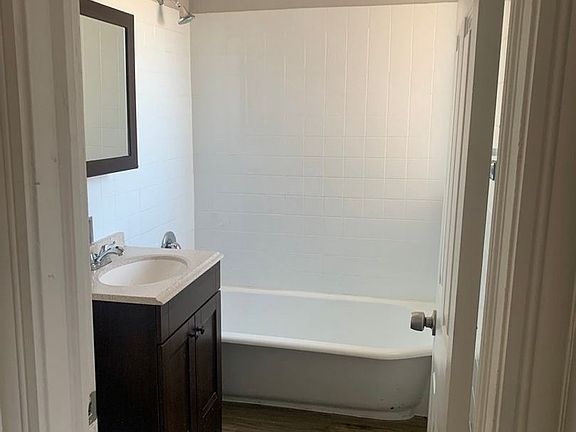 4th image of 2006 W Jarvis Ave APT 3