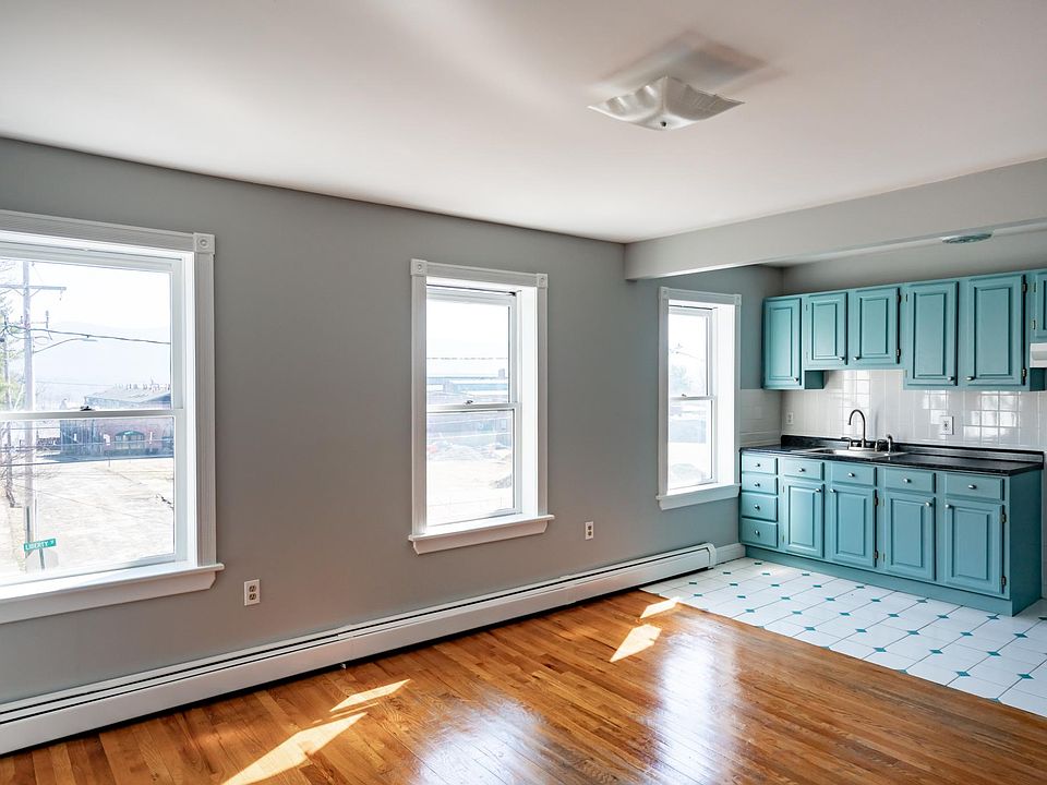 1st image of 73 Liberty St APT 3