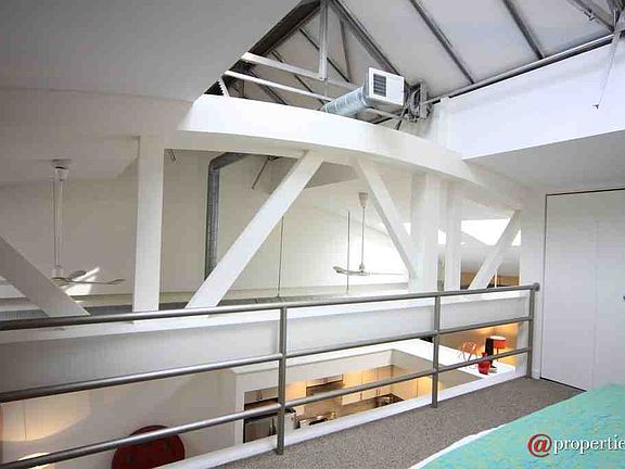 3rd image of 5823 N Ravenswood Ave APT 112