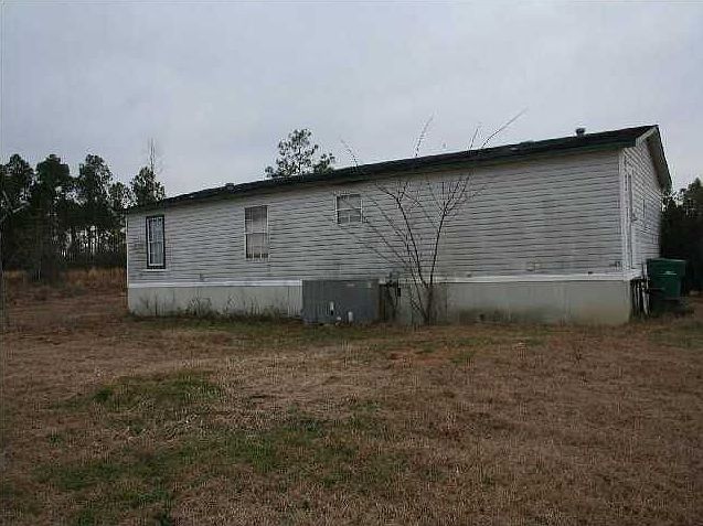 2nd image of 404 Red Deer Rd