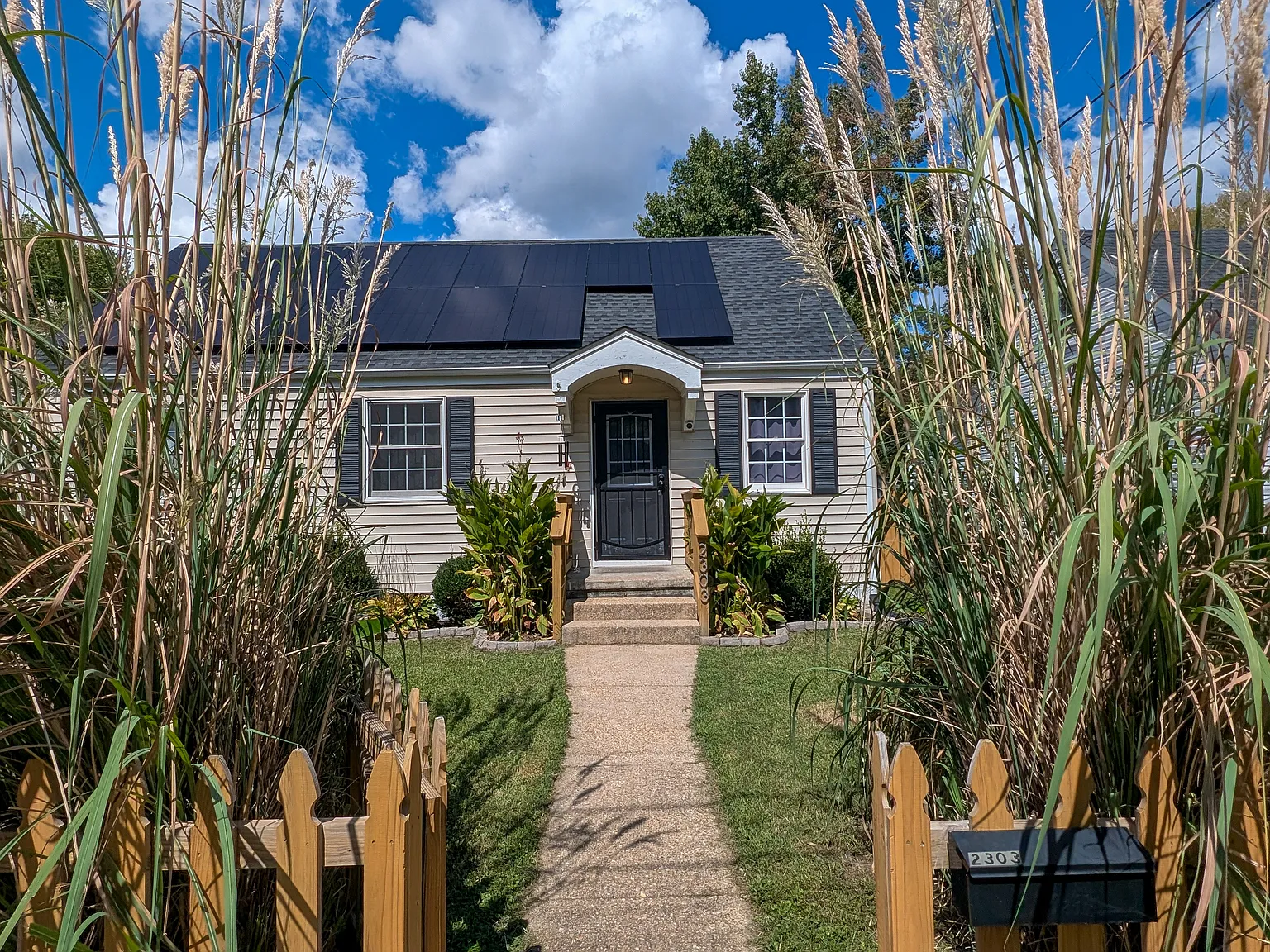 4 bed, 1345 sqft, $2,100 — Photo 3