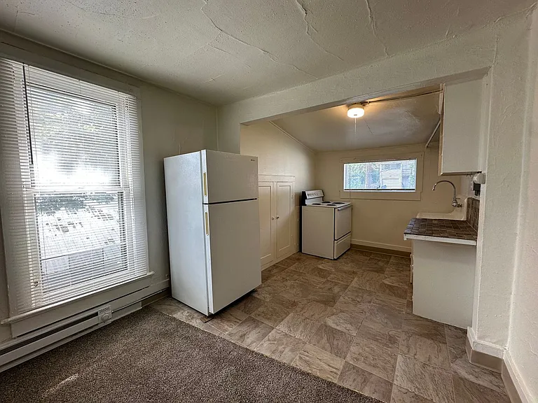514 E 10th Ave — Photo 11