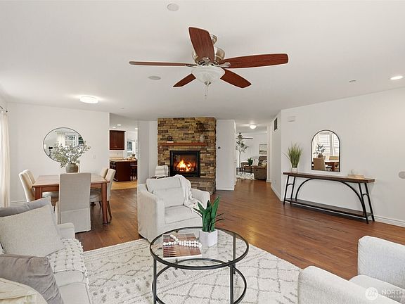 5th image of 2839 Hyland Street