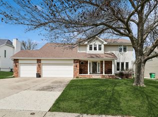 9913 Alpine Dr, Urbandale, IA 50322