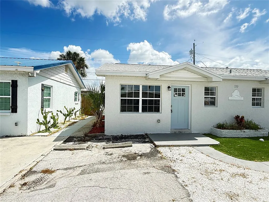 119 147th Ave E — Photo 1