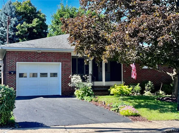 320 Lionel Ave, Syracuse, NY 13209