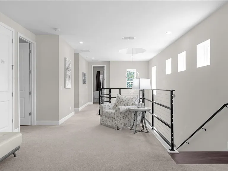 Fairview Cir — Photo 18