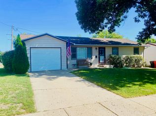 1408 Burleigh St, Yankton, SD 57078