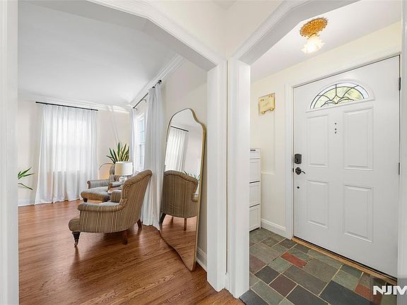 4th image of 86 Windsor Road