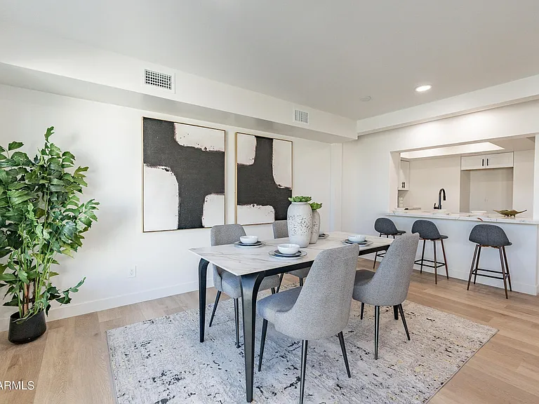 938 W Mission Ln — Photo 20