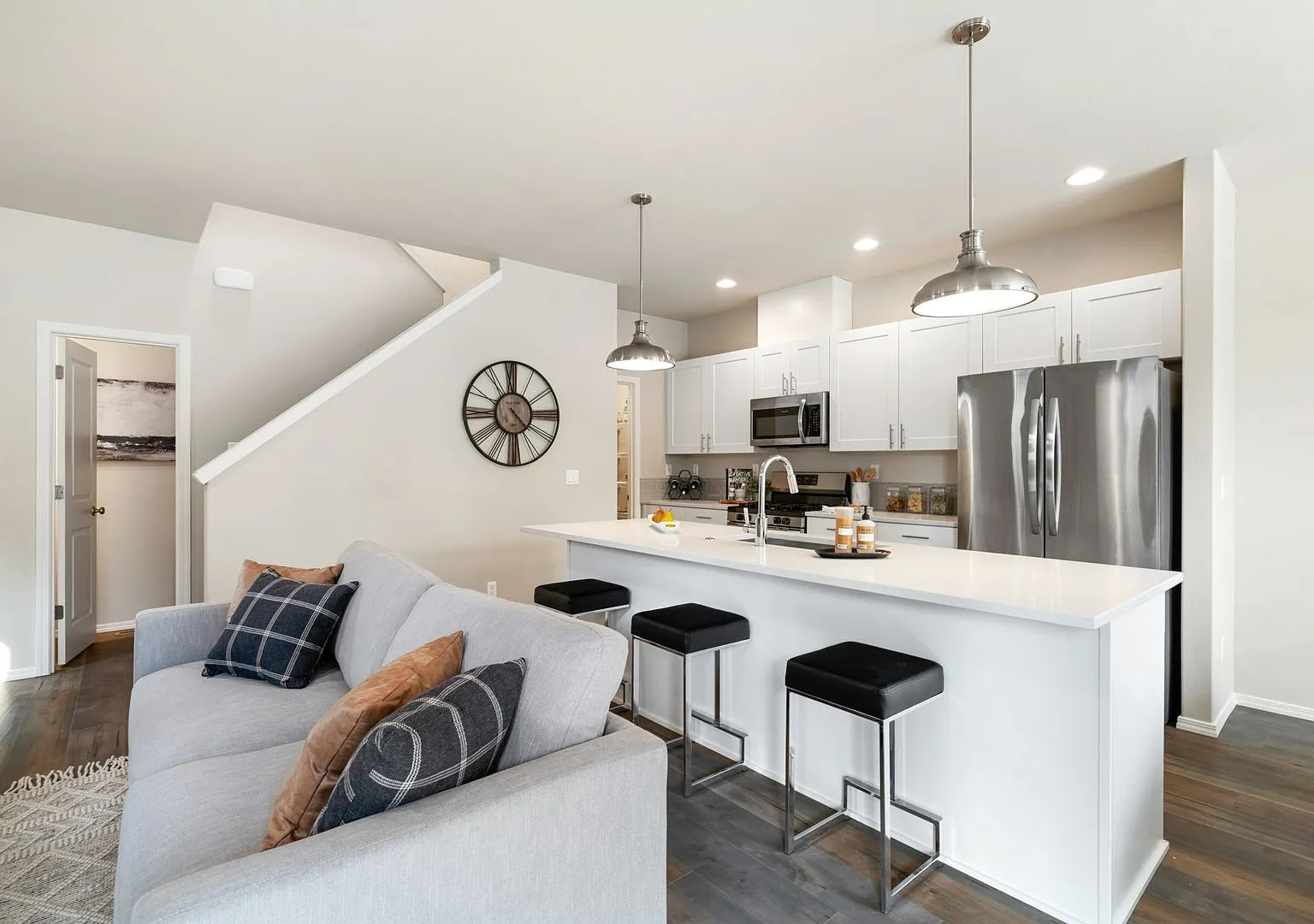 Pet Friendly Three Bedroom Townhome — Photo 2