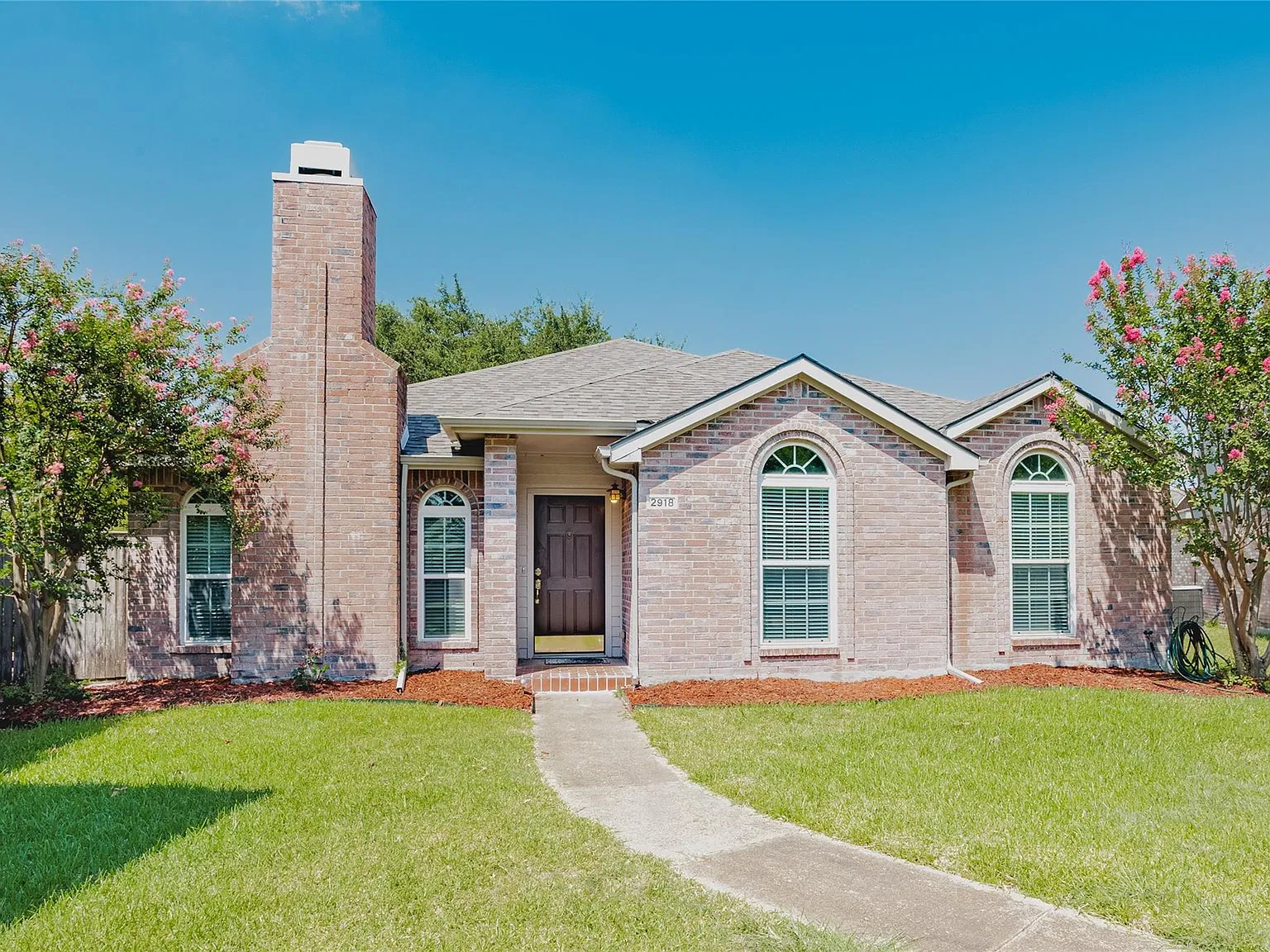 3 bed, 1577 sqft, $2,800 — Photo 1