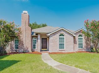 2918 Periwinkle Ct, Garland, TX 75040