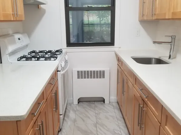 (undisclosed Address), New Rochelle, NY 10801