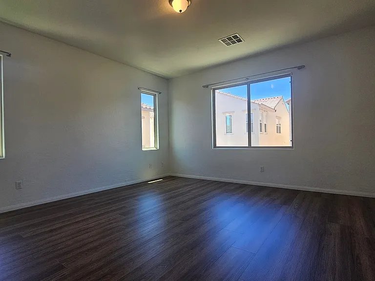 5367 Glenburnie St — Photo 23