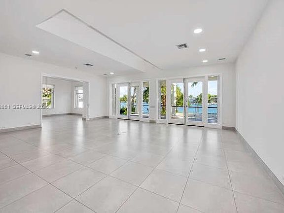 5th image of 621 N Mashta Dr