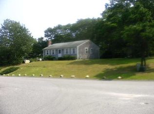 6 Leamington Ln, Mashpee, MA 02649