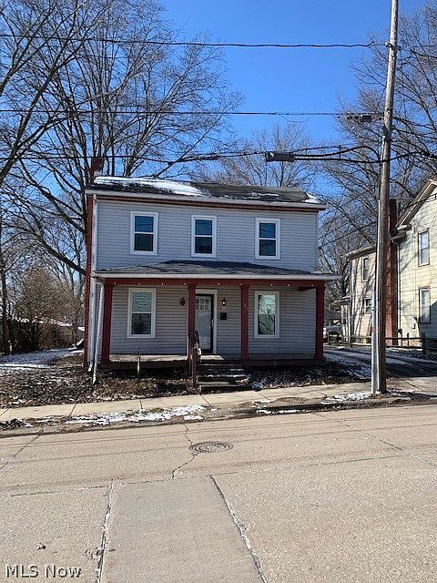 1st image of 207 Rose Ave
