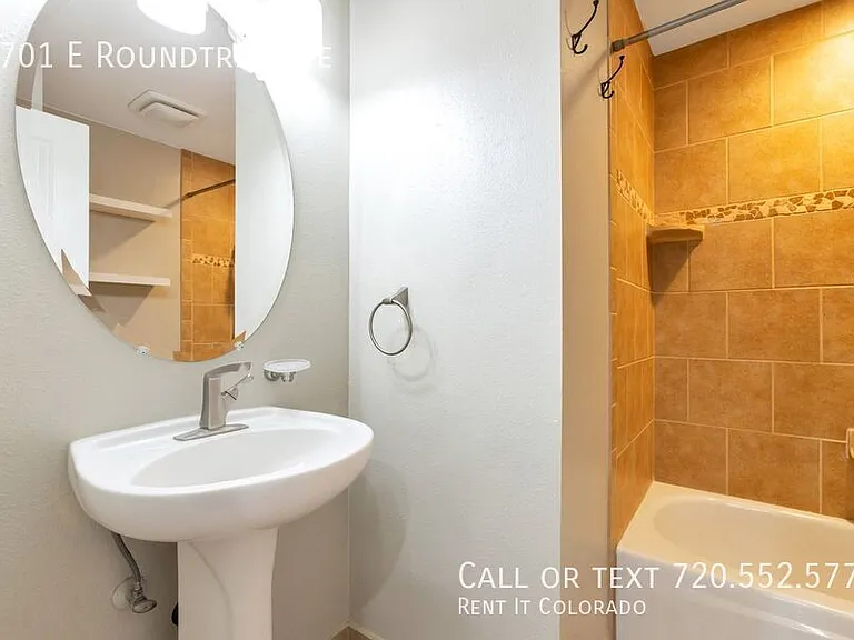 8701 E Roundtree Ave — Photo 15