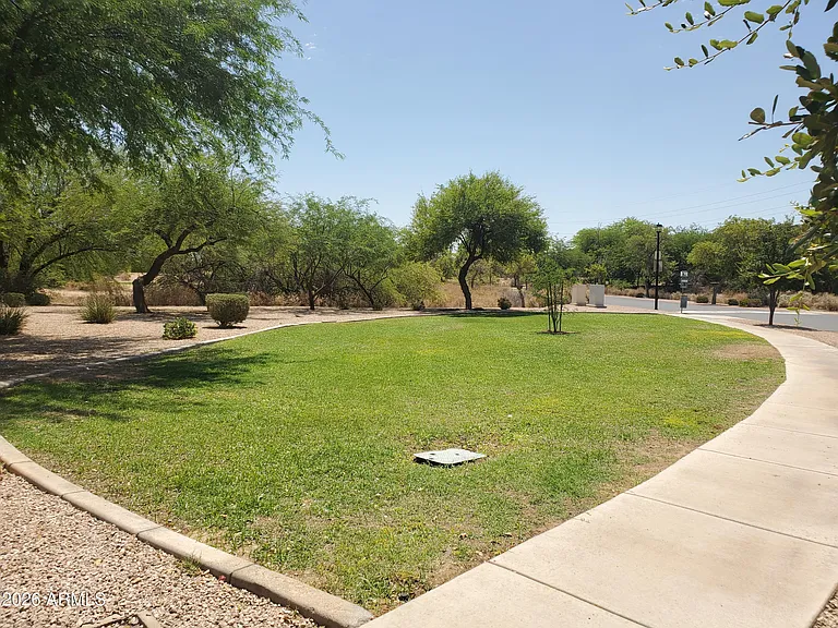 2430 E Darrel Rd — Photo 64