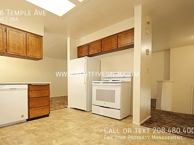 36 Temple Ave — Photo 10