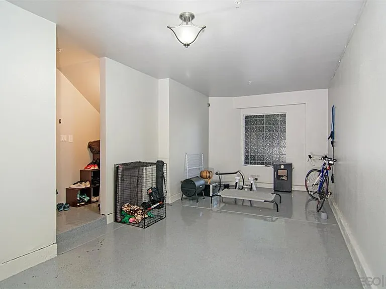 Paramount Dr — Photo 13