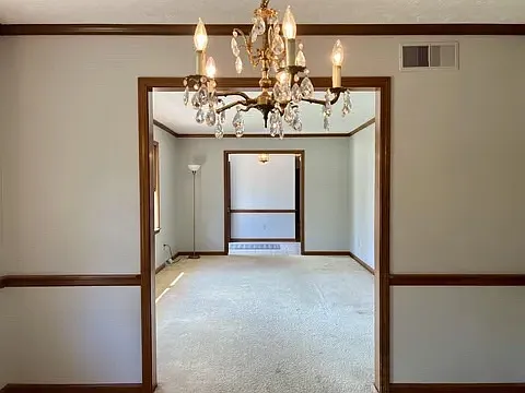 4 bed, 3400 sqft, $2,800 — Photo 2